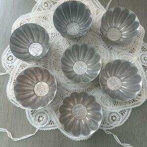 Vintage Aluminum JELL-O
Individual Fluted Jello Molds
Baking Tins Set Of 7
